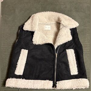 Active USA Sherpa-Lined Vest in Black and Cream